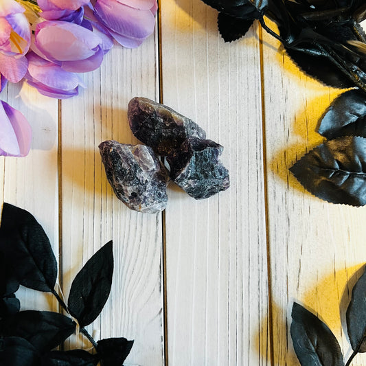 One stone Amethyst | Rough stone , home decoration , meditation , quartz stone , crystals , confetti