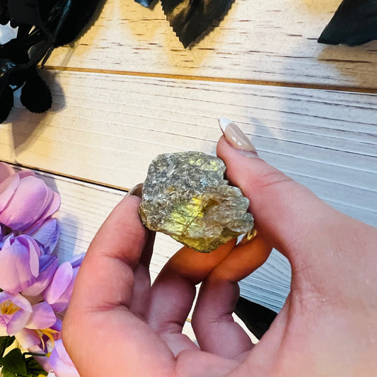 One BIG stone Labradorite | Rough stone , home decoration , meditation , quartz stone , crystals , confetti